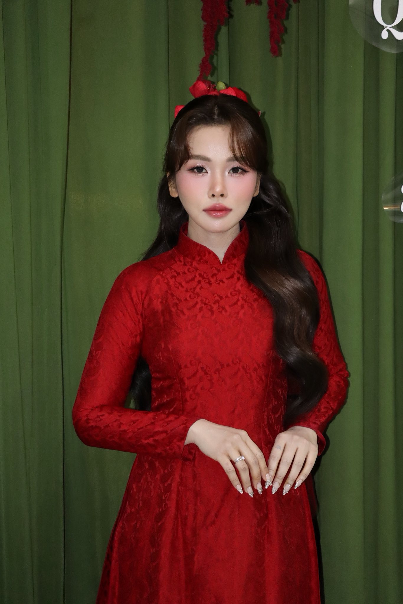 Mỹ nhân Việt vừa bí mật lên xe hoa tung luôn ảnh cưới, danh tính chú rể được hé lộ- Ảnh 7.