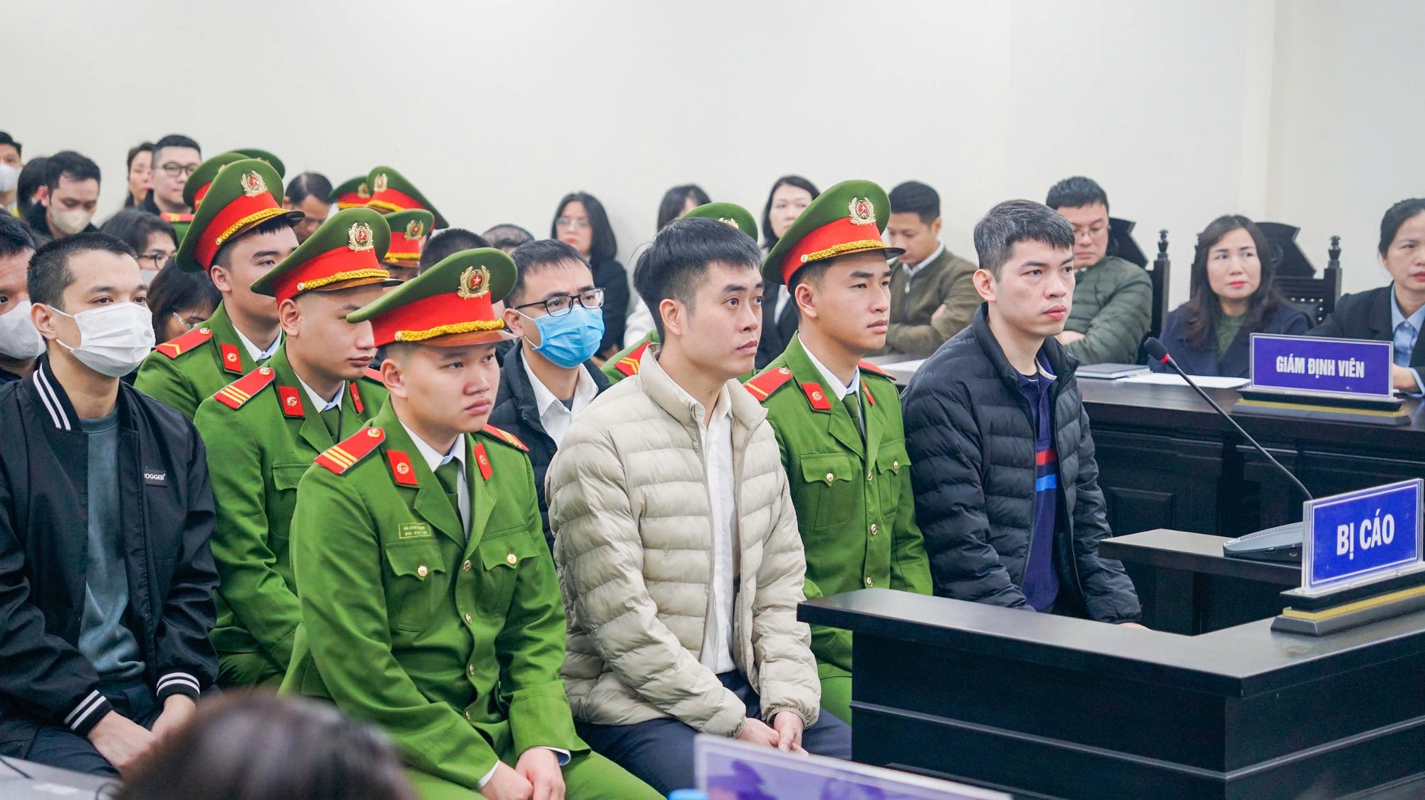 Ông trùm sản xuất sữa giả trị giá hơn 2.400 tỉ đồng bị đề nghị 25-28 năm tù - Ảnh 1.