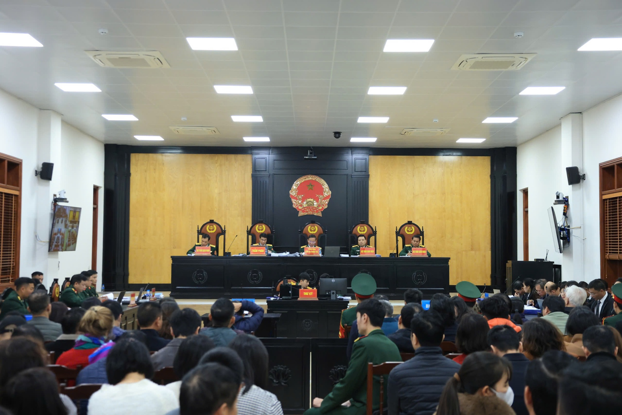 Đại gia mua cổ phần Tập đoàn Phúc Sơn bồi thường cho Hậu Pháo 7 . 000 Tỉ đồng - Ảnh 2. Đại gia mua cổ phần Tập đoàn Phúc Sơn bồi thường cho Hậu Pháo 7 . 000 Tỉ đồng - Ảnh 2.