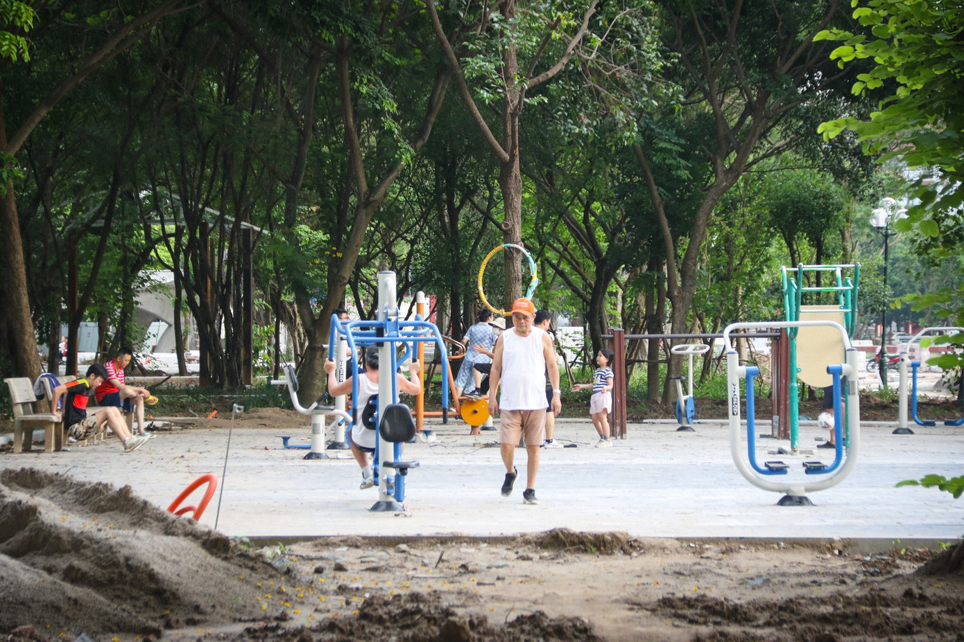 Loạt công viên Hà Nội 'lột xác' sau chỉnh trang- Ảnh 5.