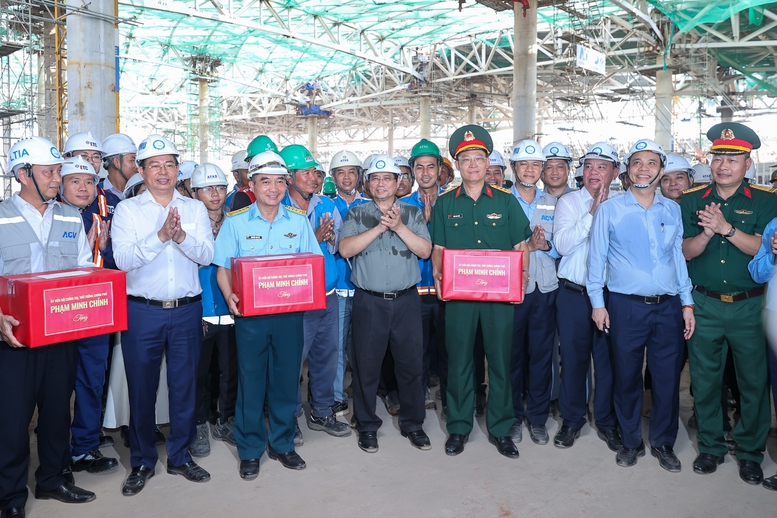 THỦ TƯỚNG CHÍNH PHỦ PHẠM MINH CHÍNH 
TRẢ LỜI PHỎNG VẤN BÁO CHÍ NHÂN NĂM MỚI 2026- Ảnh 2.