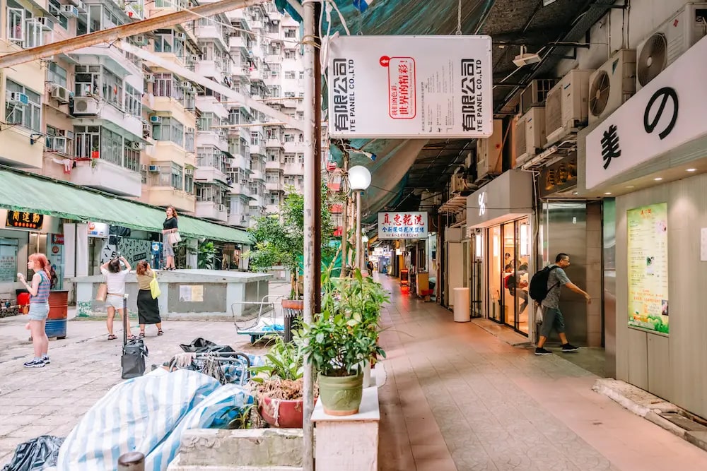 Cận cảnh khu dân cư "quái vật" giữa lòng Hong Kong - Ảnh 6.