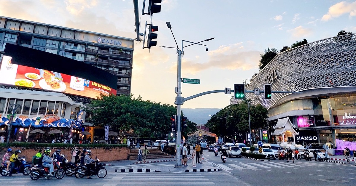 Láng giềng Việt Nam hiện đang sống ở năm 2569- Ảnh 2.