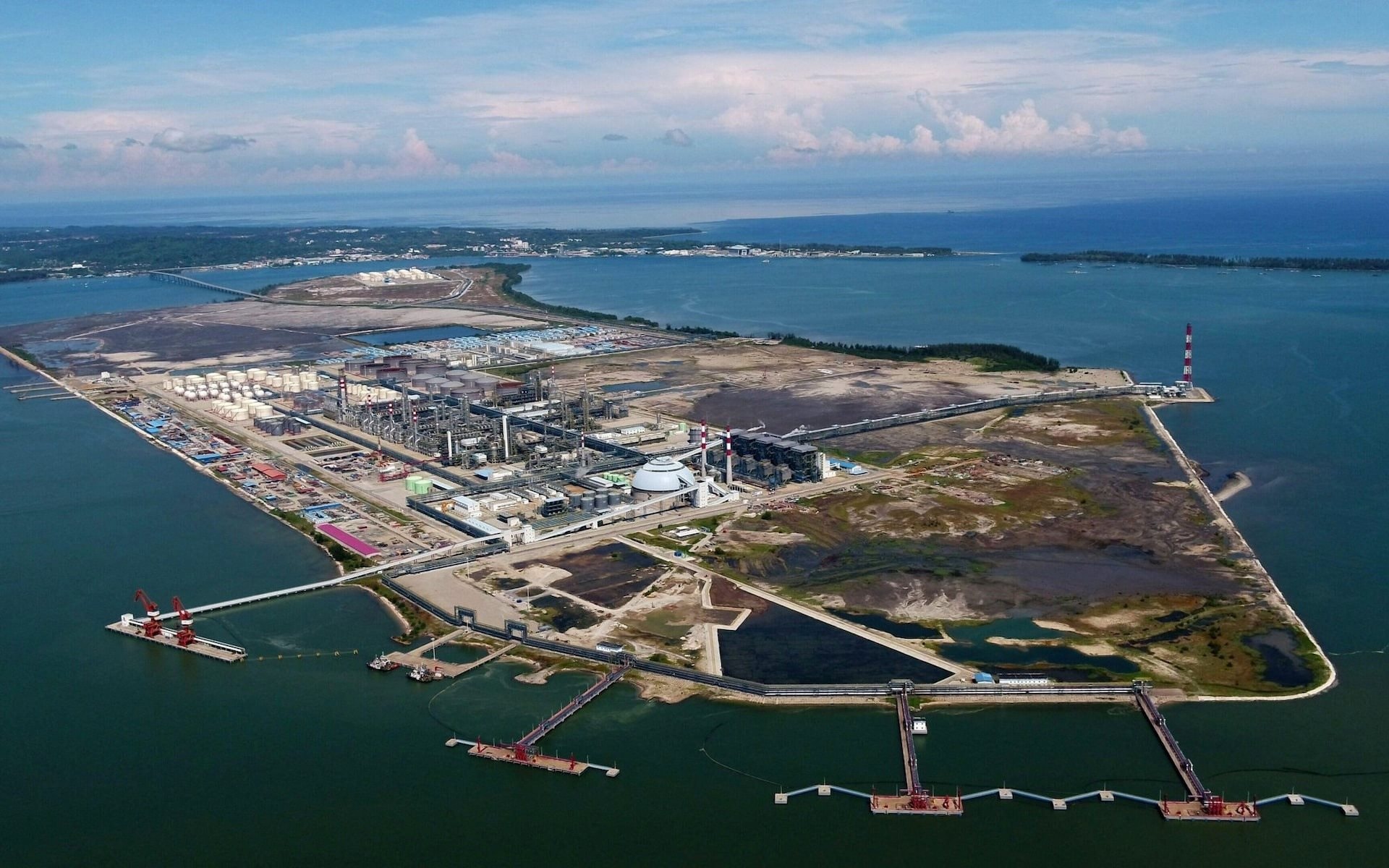 Nguồn cung dầu từ Venezuela trở nên bất định, Trung Quốc chuyển hướng sang quốc gia Đông Nam Á có trữ lượng hơn 1 tỷ thùng dầu, quyết 1 mũi tên trúng 2 đích- Ảnh 1.