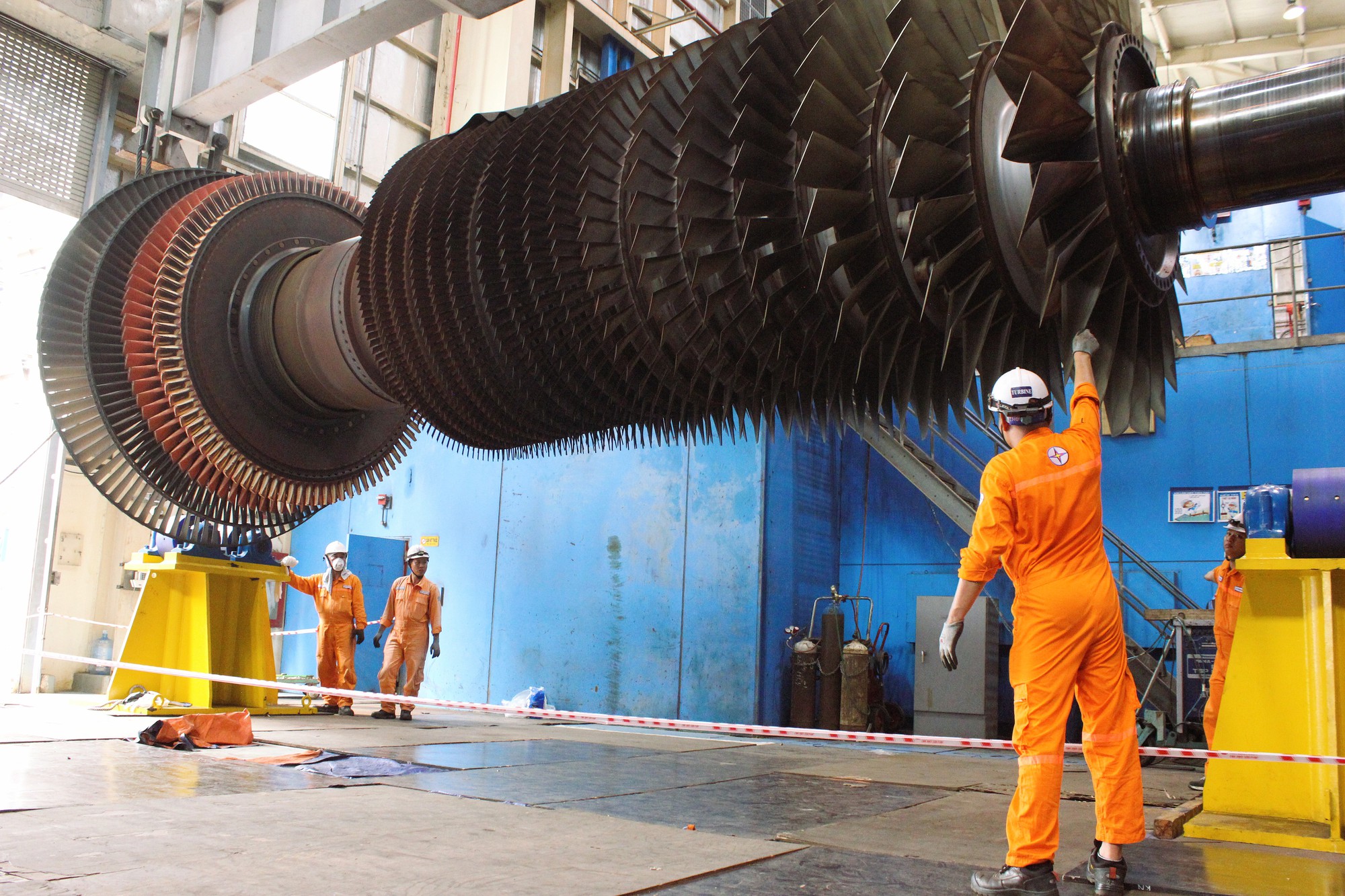 EVNGENCO3 hoàn thành vượt tiến độ 7 ngày đại tu tổ máy GT12 - NMĐ Phú Mỹ 1 - Ảnh 3. EVNGENCO3 hoàn thành vượt tiến độ 7 ngày đại tu tổ máy GT12 - NMĐ Phú Mỹ 1 - Ảnh 3.