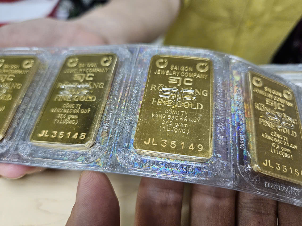 Đánh thuế giao dịch vàng miếng có ảnh hưởng tới giá vàng?- Ảnh 1. Đánh thuế giao dịch vàng miếng có ảnh hưởng tới giá vàng?- Ảnh 1.