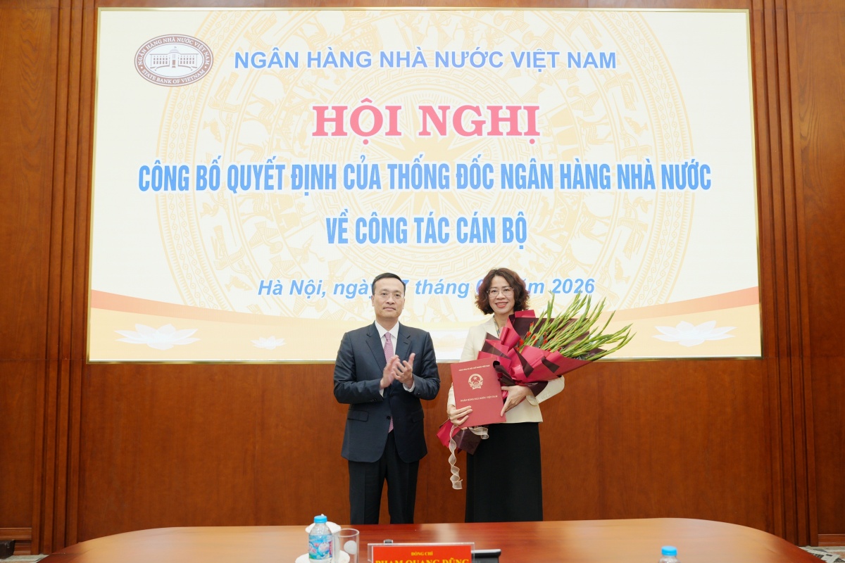 Thống đốc Nguyễn Thị Hồng bổ nhiệm Cục trưởng Cục Quản lý, giám sát tổ chức tín dụng và Phó Giám đốc Sở Giao dịch NHNN - Ảnh 1.