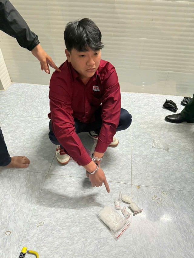 Bắt quả tang Chu Kim Thành SN 1993, khám xét khẩn cấp nơi ở- Ảnh 1.