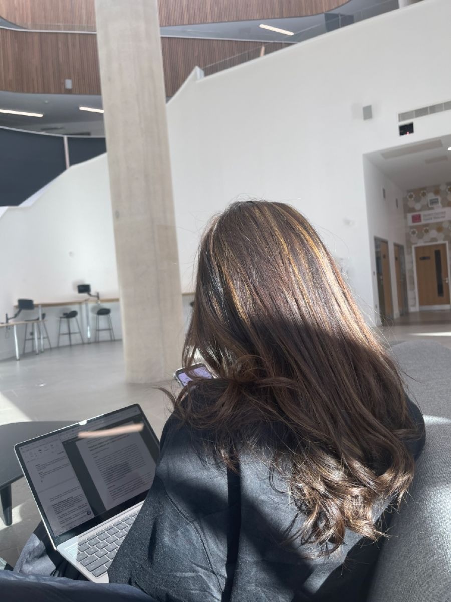 Sau 30 tuổi, nghỉ việc không còn là “dám hay không”, mà là “chịu nổi bao lâu”- Ảnh 1.