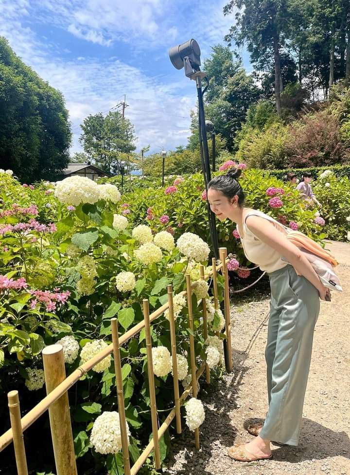 Đến tuổi 45 mới tỉnh ra một điều cay đắng: Phần lớn tiền từng tiêu… đều không cần thiết- Ảnh 1.