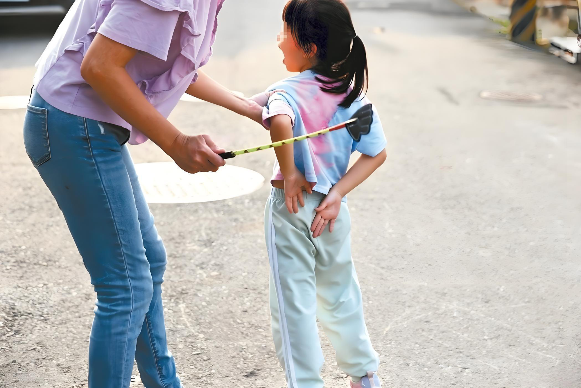 Chuyên gia nói “Thương cho roi cho vọt” là SAI: Trẻ bị đánh lúc 3 tuổi có nguy cơ trở nên hung hăng cao hơn tới 50%- Ảnh 1.