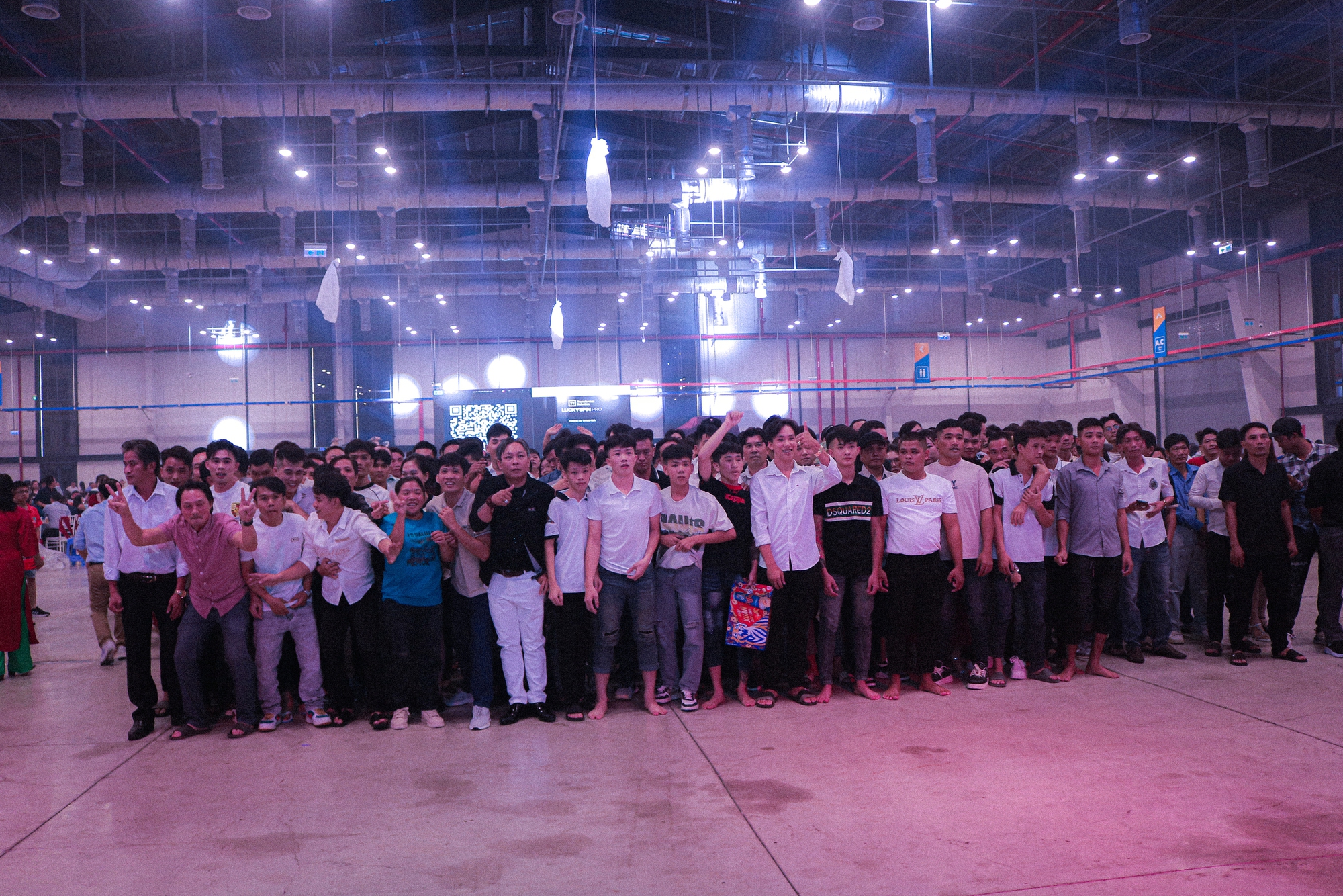 Một công ty tại TPHCM gây sốc với tiệc tất niên và quà khủng - Ảnh 4.