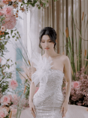 Ảnh cưới của Á hậu Phương Nhi: Visual và thần thái 100 điểm!- Ảnh 2. Ảnh cưới của Á hậu Phương Nhi: Visual và thần thái 100 điểm!- Ảnh 2.