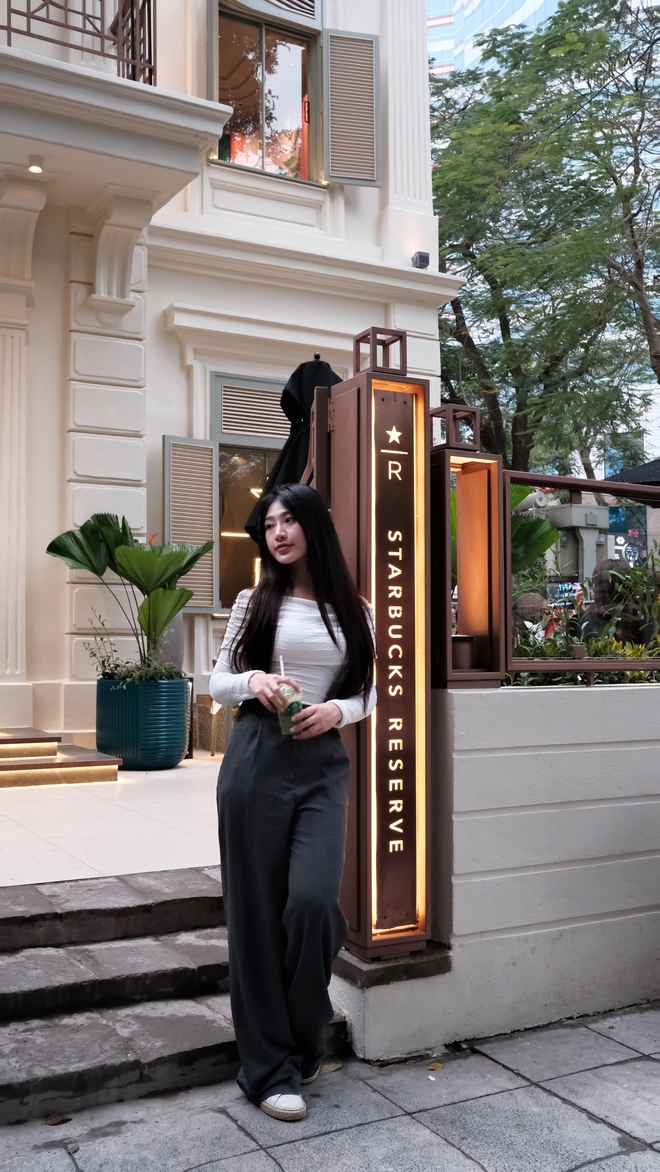 Starbucks "ôm" loạt vị trí vàng tỷ đồng - ván cược mặt bằng tại Việt Nam - Ảnh 3.