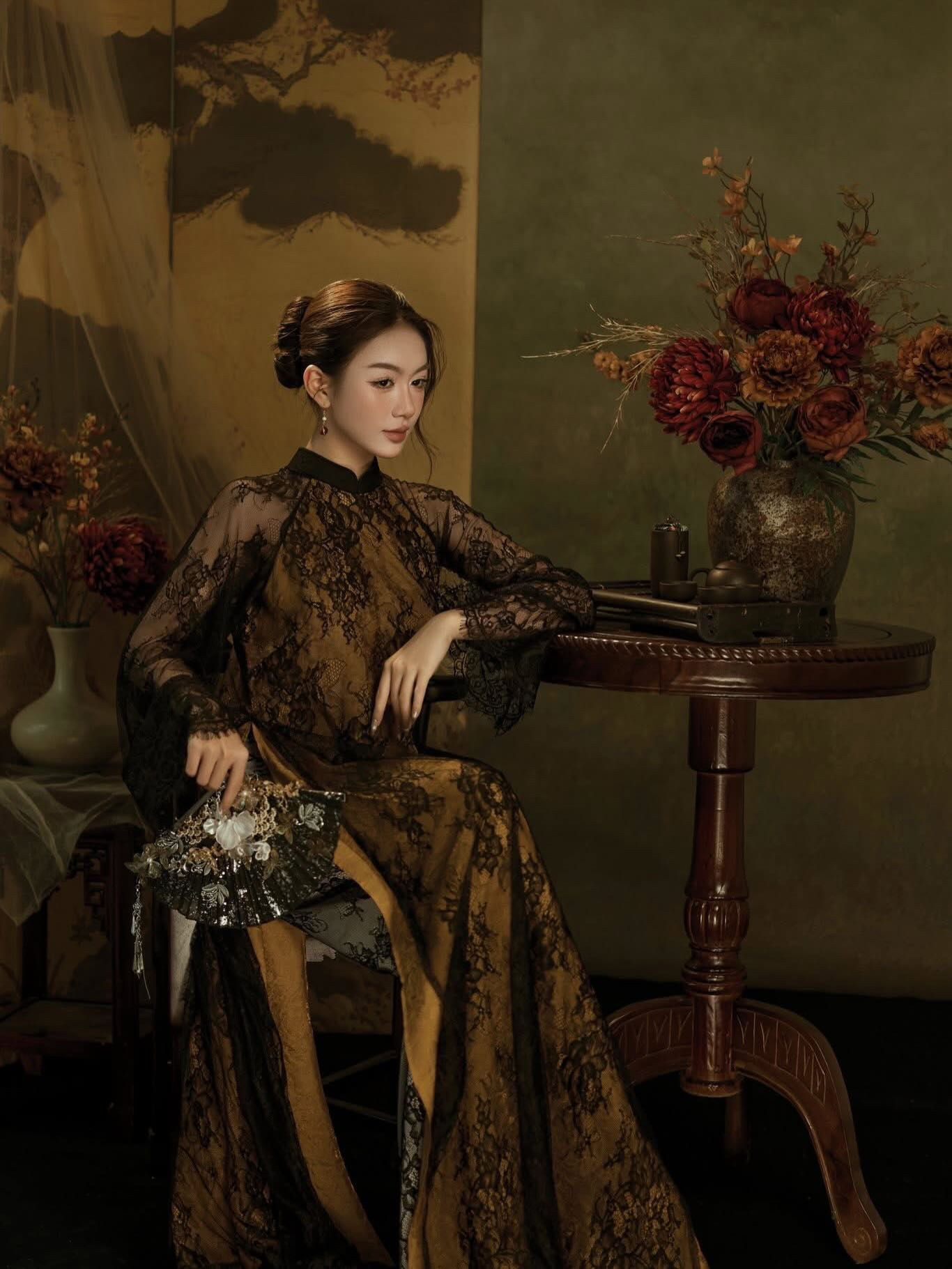 Vì sao áo dài ren được dự đoán là “át chủ bài” mùa Tết 2026?- Ảnh 1.