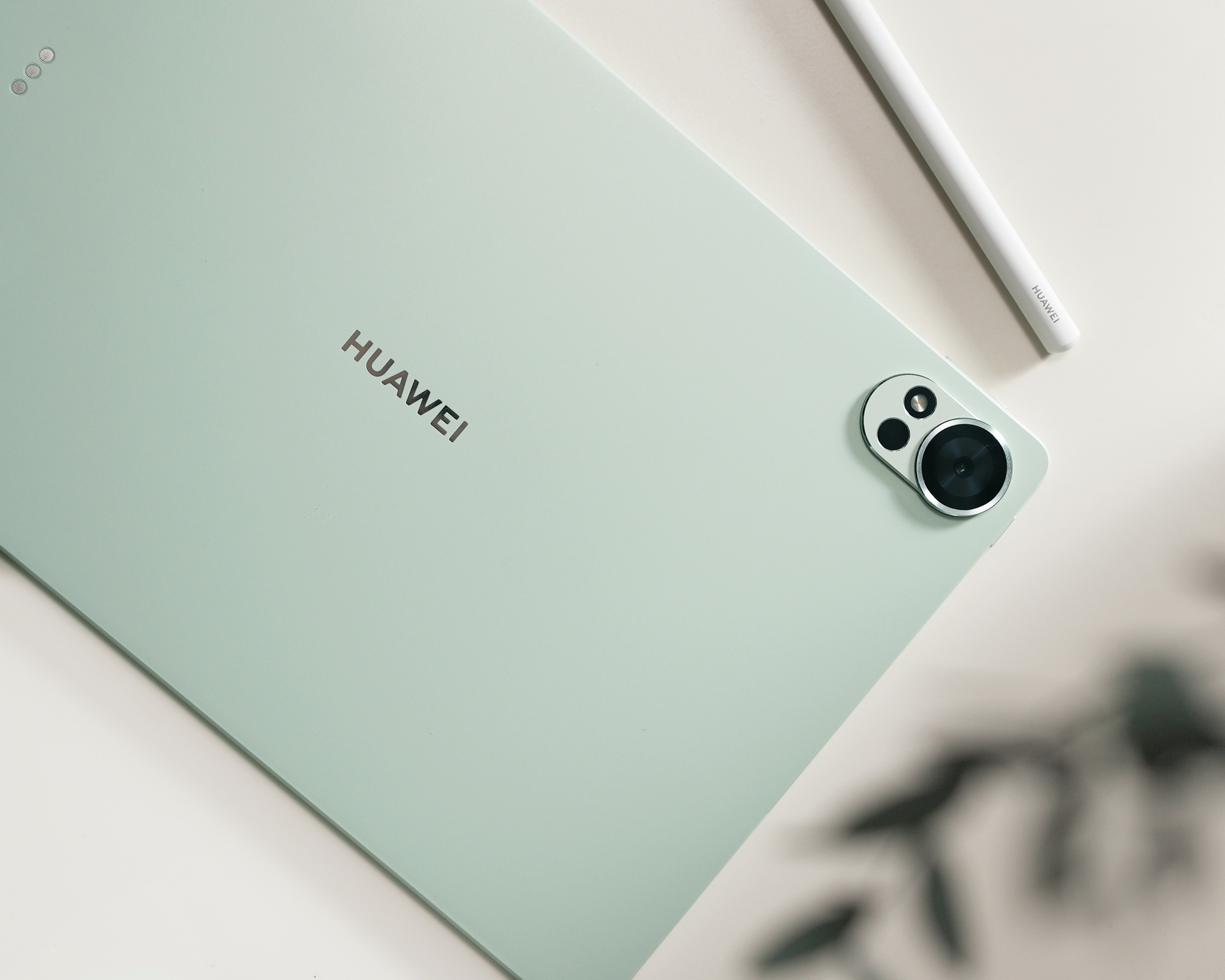 Huawei chính thức mang máy tính bảng MatePad 12 X lên kệ tại Việt Nam - Ảnh 1.