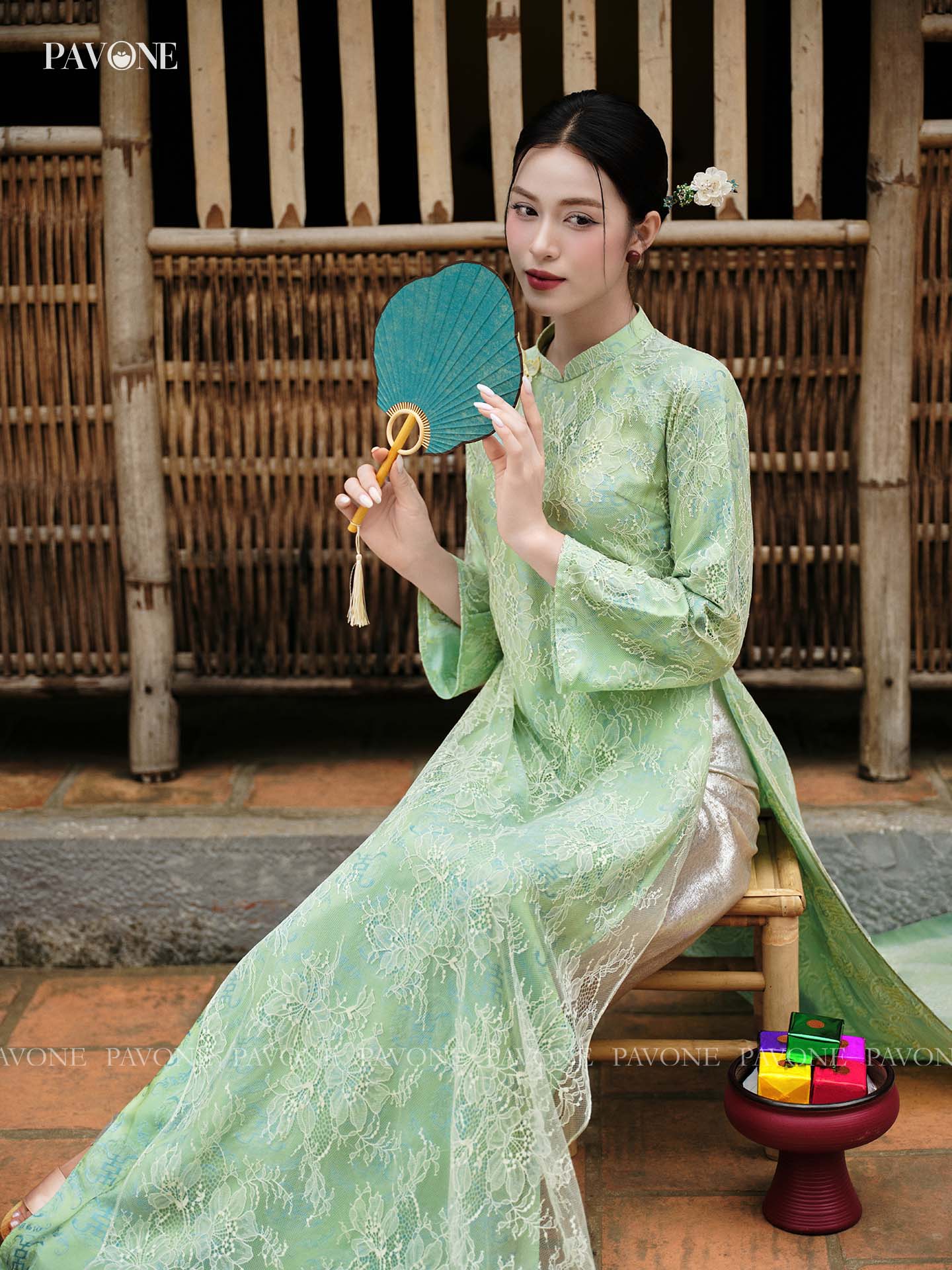 Vì sao áo dài ren được dự đoán là “át chủ bài” mùa Tết 2026?- Ảnh 16.