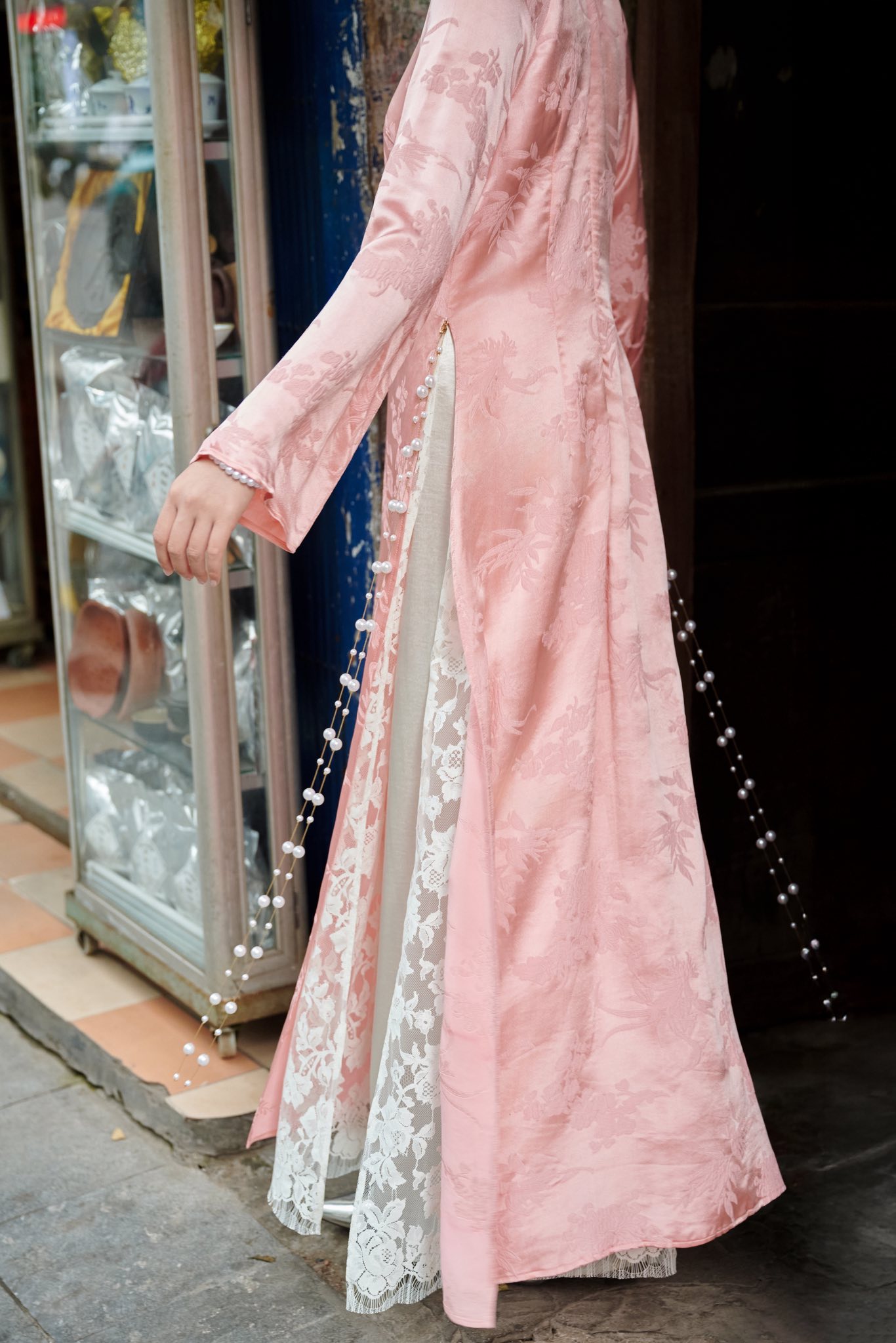 Vì sao áo dài ren được dự đoán là “át chủ bài” mùa Tết 2026?- Ảnh 18.