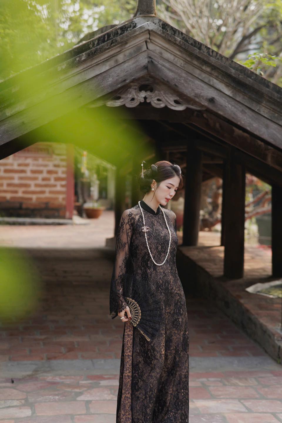 Vì sao áo dài ren được dự đoán là “át chủ bài” mùa Tết 2026?- Ảnh 3.