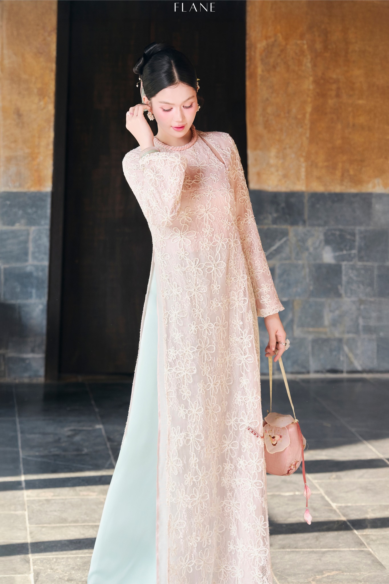 Vì sao áo dài ren được dự đoán là “át chủ bài” mùa Tết 2026?- Ảnh 8.