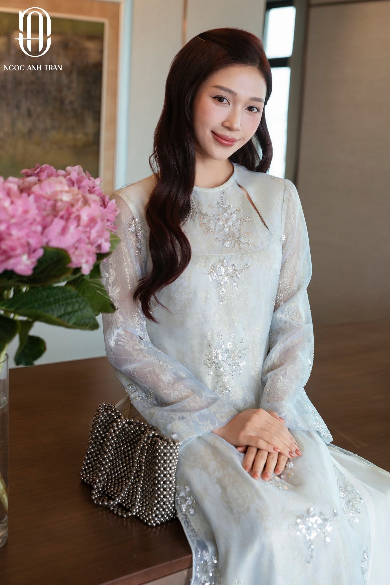 Vì sao áo dài ren được dự đoán là “át chủ bài” mùa Tết 2026?- Ảnh 10.