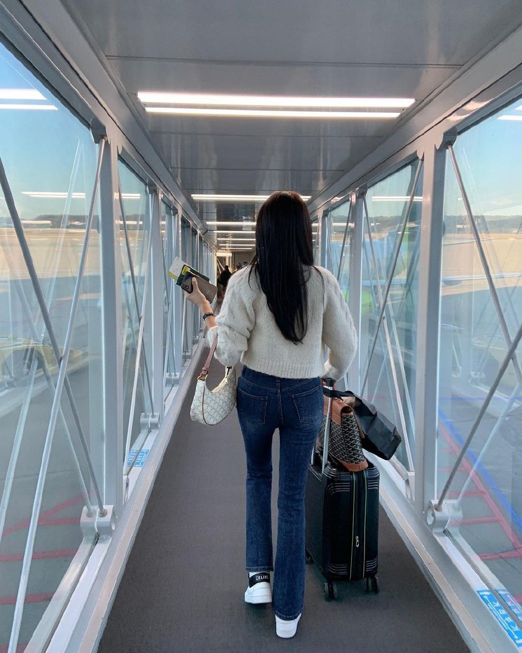 Chốt mua vé máy bay 12 triệu về Hà Nội ăn Tết dù lương tháng 13 triệu- Ảnh 4.