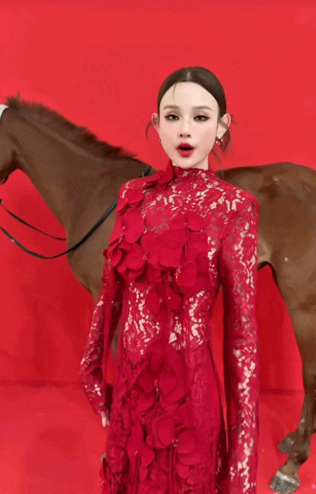 Vì sao áo dài ren được dự đoán là “át chủ bài” mùa Tết 2026?- Ảnh 23.