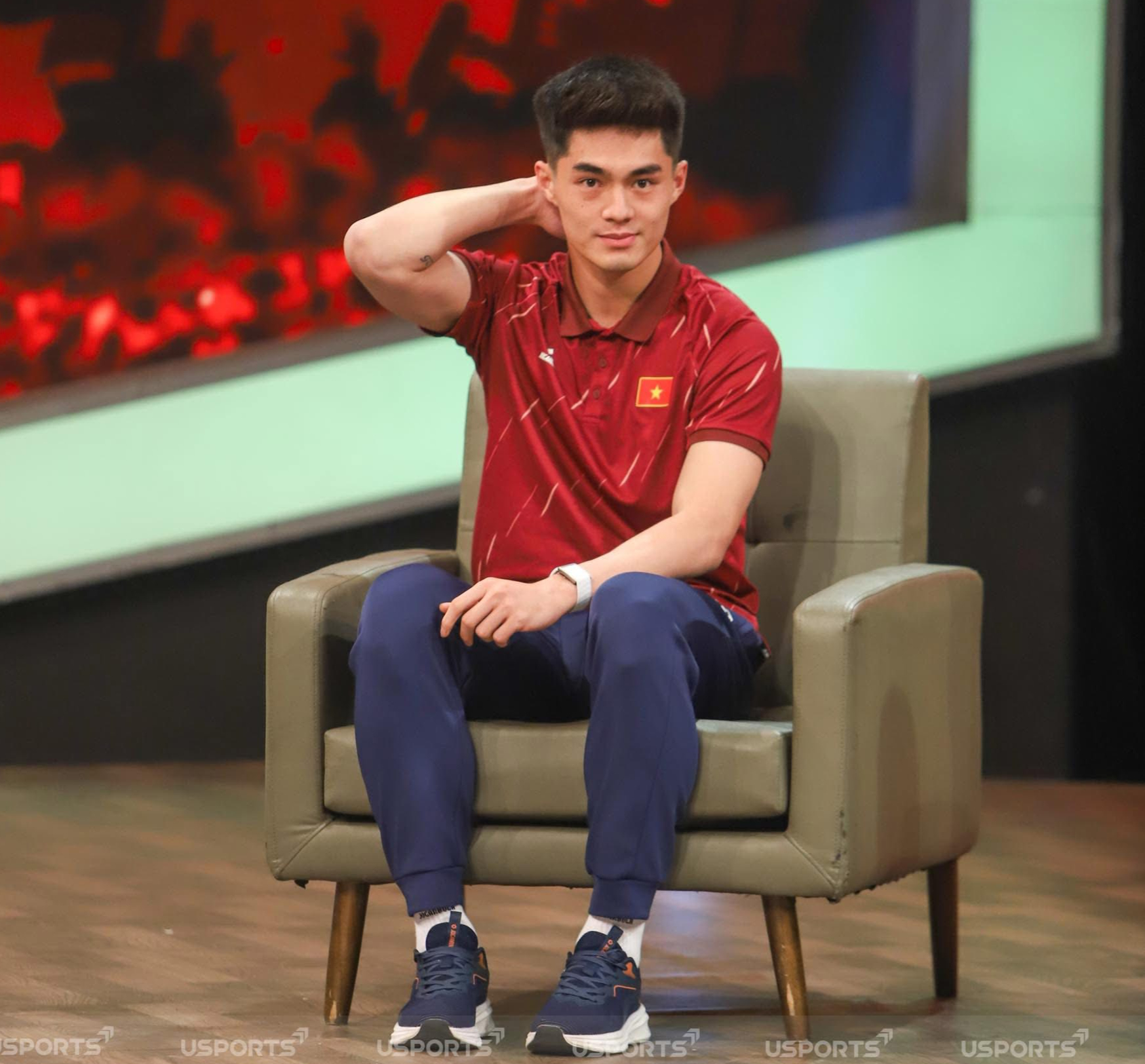 Thủ môn hotboy U23 Việt Nam Trần Trung Kiên được gợi ý đi thi Nam vương, lúc đau đớn visual vẫn điển trai tuyệt đối!- Ảnh 4.