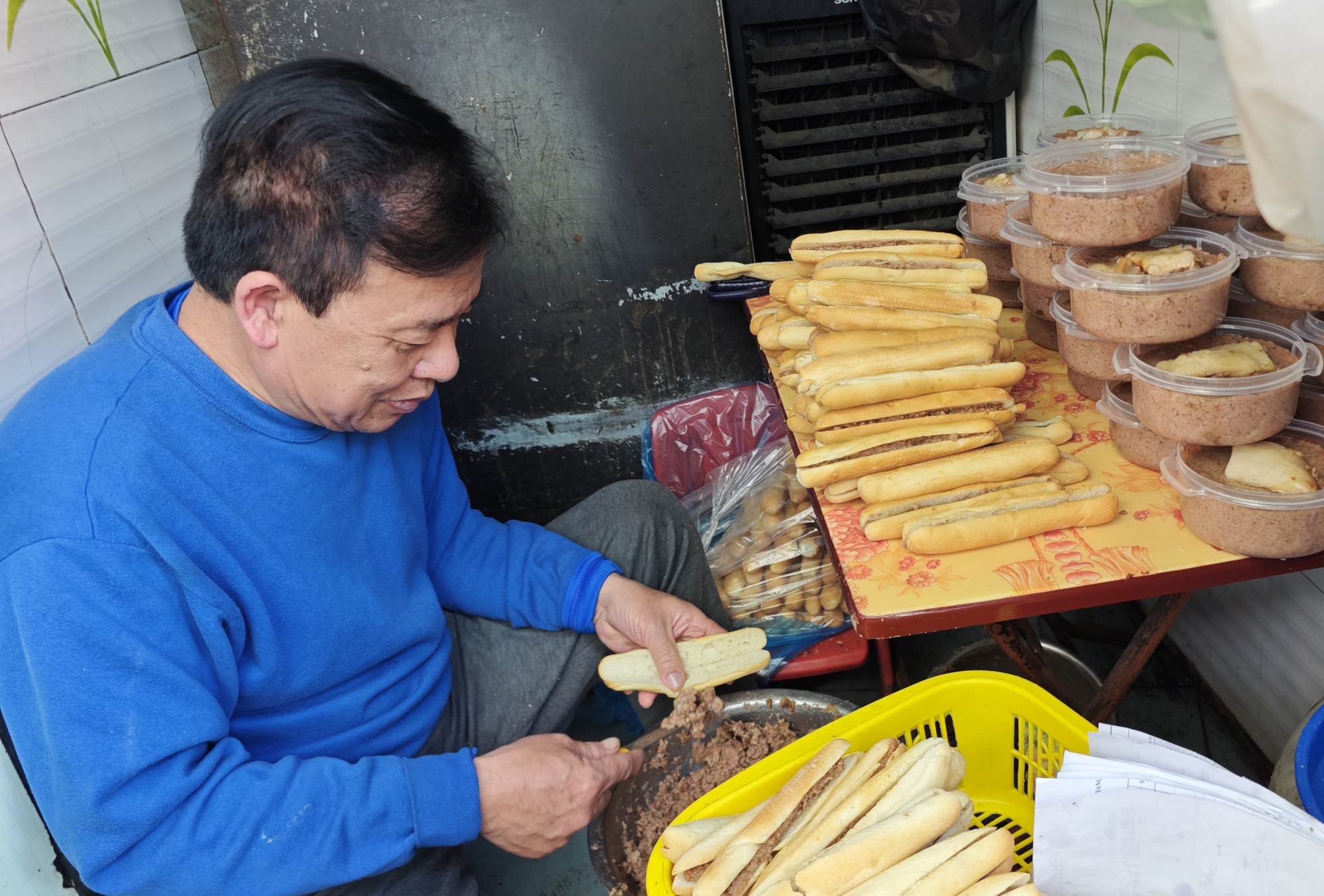 Về Hải Phòng gặp người bán pate truyền thống, lượng khách giảm 60%: “Chúng tôi không có quan hệ gì với pate Cột Đèn kia”- Ảnh 8.