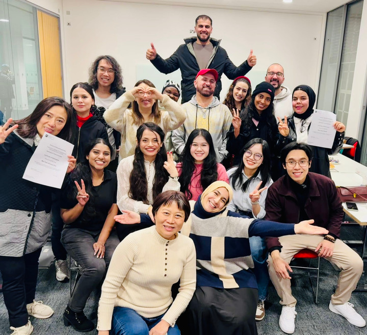 Từ căn nhà nhỏ với mẹ làm học sinh đầu tiên đến bằng thạc sĩ Anh xuất sắc- Ảnh 2.