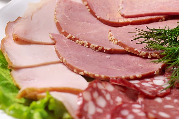 Chuyên gia cảnh báo nguy cơ ung thư từ phụ gia có mặt trong những thực phẩm quen thuộc như tương cà, đồ muối và cả kem đánh răng- Ảnh 1.