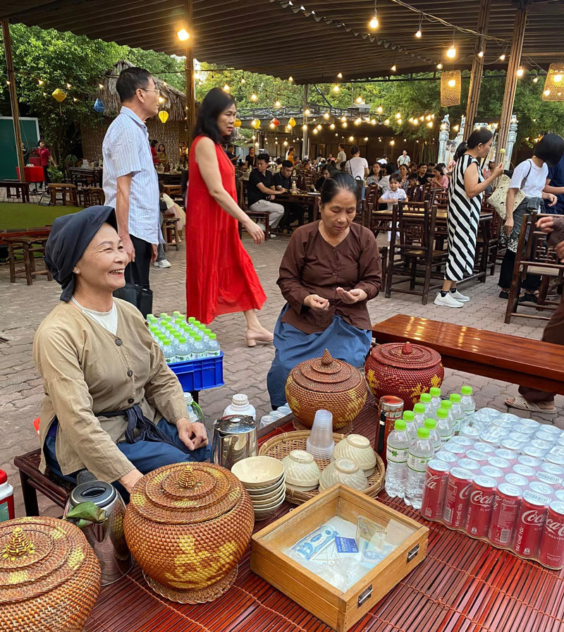 Ngọn núi ngay ở Hà Nội cao chỉ hơn 100m: Cách trung tâm 20km, thuộc quần thể Di tích quốc gia đặc biệt - Ảnh 12.