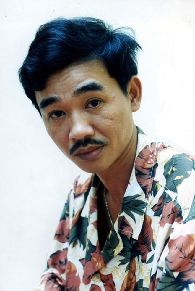 Việt Nam có một "Ngọc Hoàng" U65 sống rất lạ: Nhà 10m2 giường tủ làm mỏng dính, đặc biệt thích màu hồng - Ảnh 3.