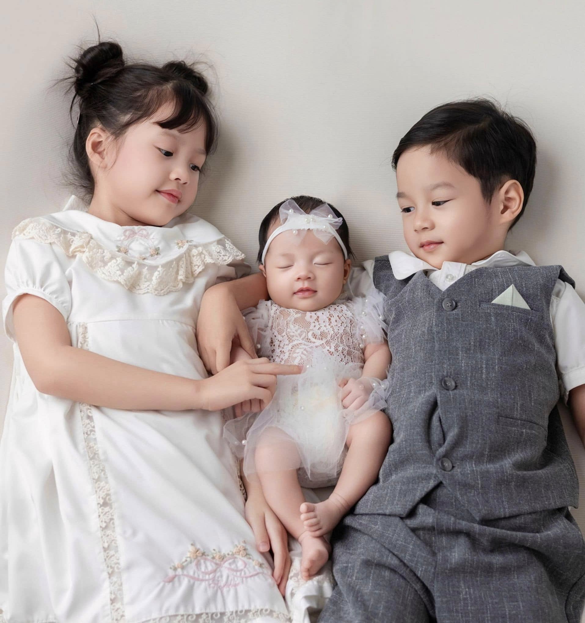 Đặng Thu Thảo hiếm hoi khoe ái nữ: Con gái cả càng lớn càng xinh, gia đình nàng hậu 3 con hiện tại ra sao? - Ảnh 3.