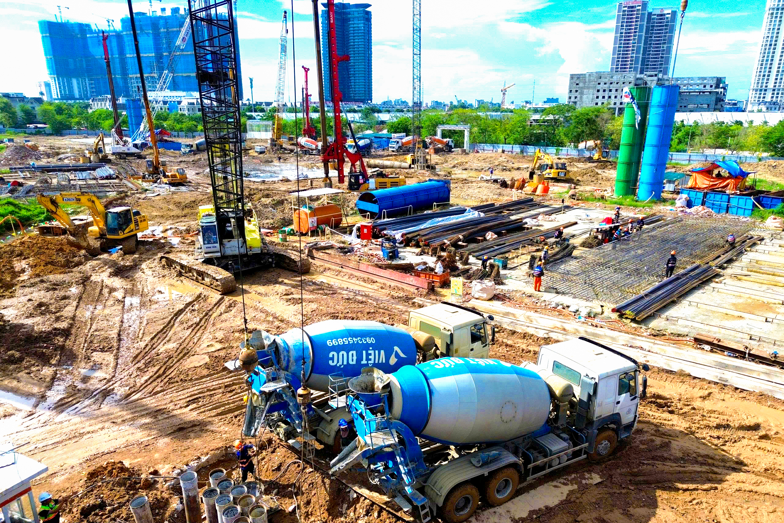 Soi tiến độ siêu dự án nằm tại khu đô thị "nhà giàu" có giá đất đắt đỏ bậc nhất Thủ đô, chỉ cách Hồ Tây vài phút di chuyển, sát công viên gần 70ha, kết nối loạt tuyến metro  - Ảnh 10.