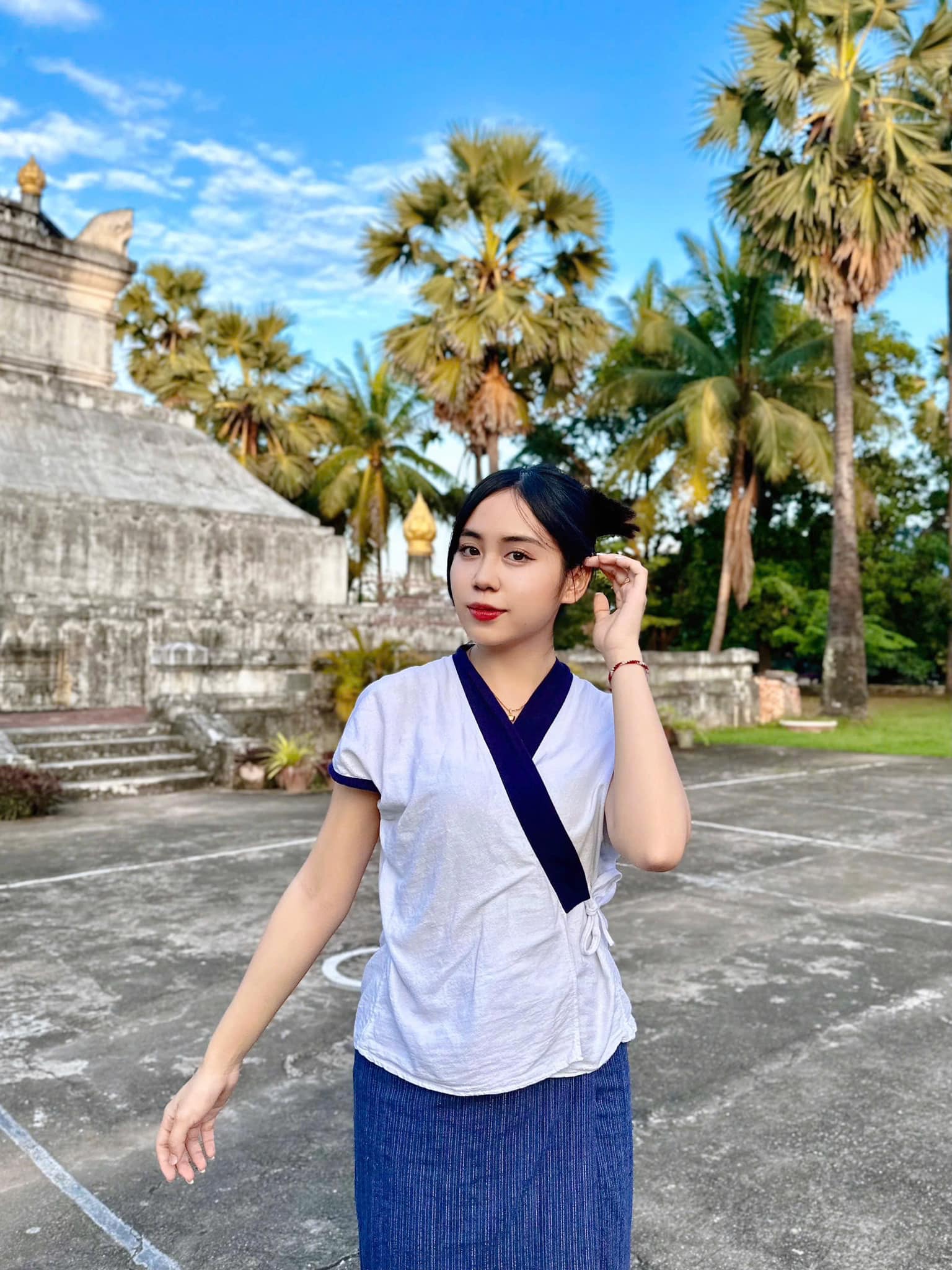 Tình hình hiện tại của cô gái người Lào nổi tiếng nhất Việt Nam- Ảnh 2.