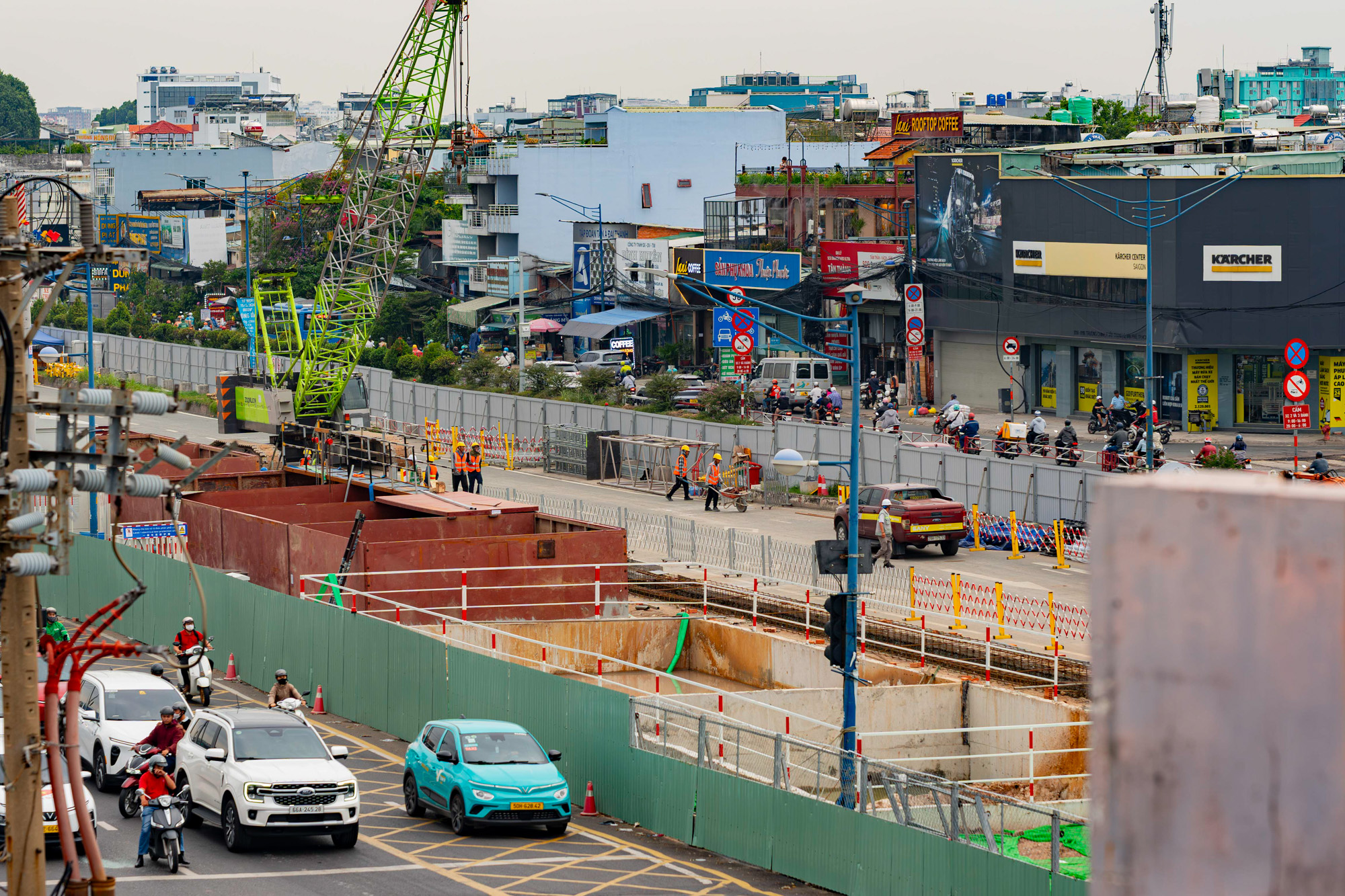 Cận cảnh đại công trường Metro số 2: Nơi đón siêu máy khoan hầm, nơi rục rịch quây tôn - Ảnh 5.