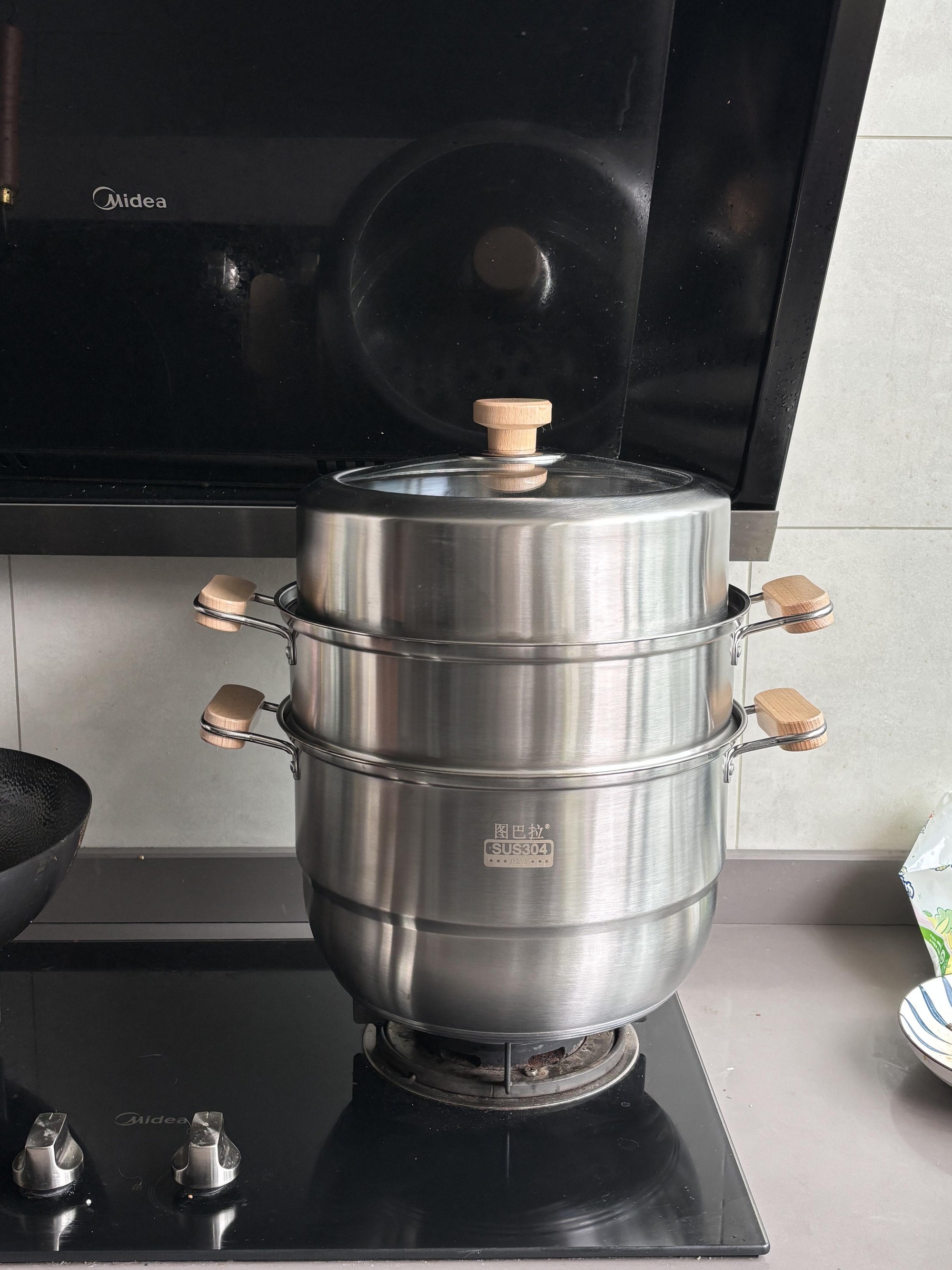 Dọn lại căn bếp tôi mới nhận ra: Nồi chảo mua cả đống nhưng thực ra chỉ cần 3 món là đủ - Ảnh 5.