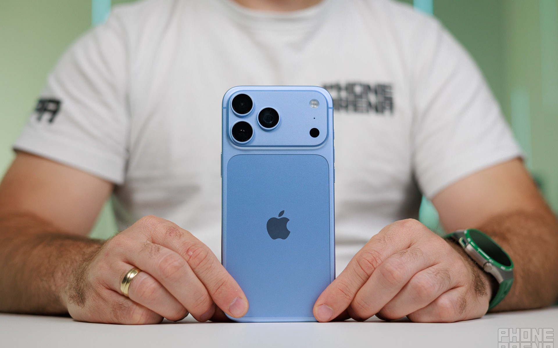 iPhone 18 Pro giá gần 39 triệu tại Việt Nam tưởng đã đắt, nhưng có nơi phải trả gần gấp đôi: Việt Nam thực tế đứng thứ mấy thế giới?