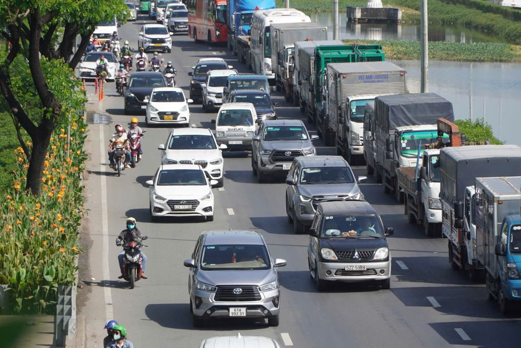 Kéo xe tải vào cao tốc: Cần tính lại bài toán phí và lợi ích- Ảnh 4.