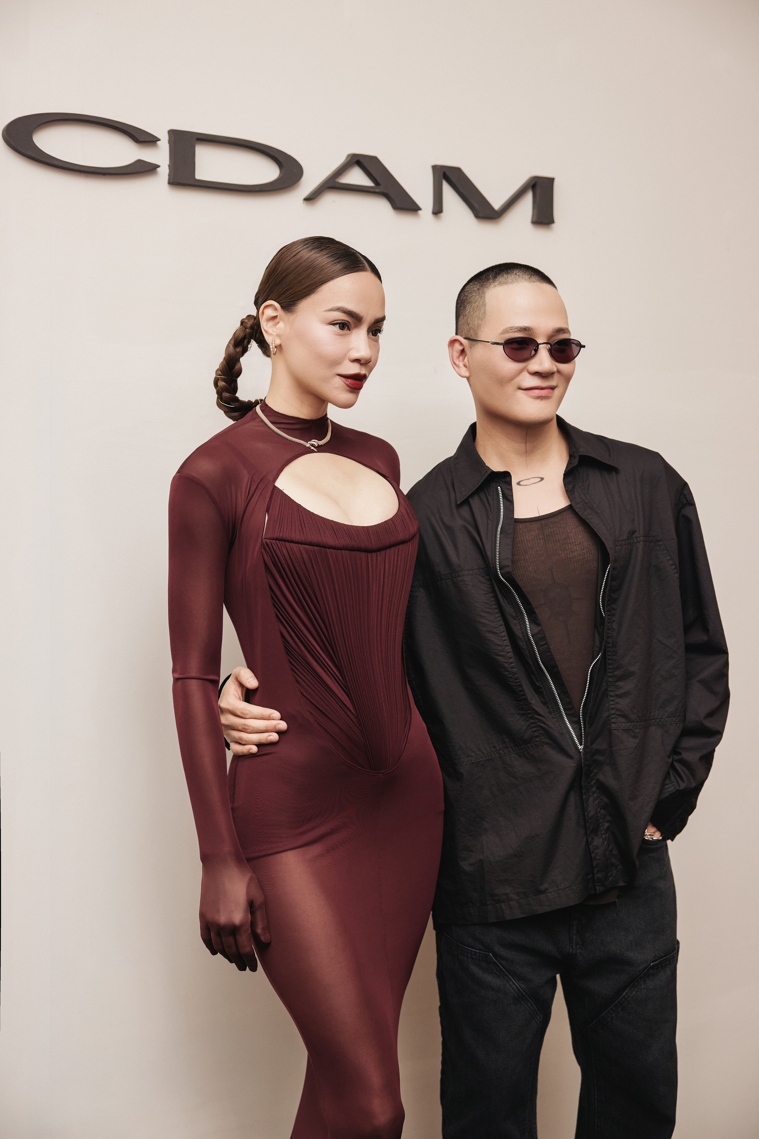 Gallery - Hồ Ngọc Hà đọ sắc Hồng Nhung, Mỹ Linh cùng loạt VIP, sao hạng A, hội tụ tại show diễn trong bảo tàng 100 tuổi - image 4