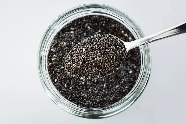 15 thực phẩm giàu omega-3 hơn quả óc chó: Không chỉ có cá hồi, nhiều món quen thuộc cũng là nguồn bổ sung tuyệt vời- Ảnh 2.