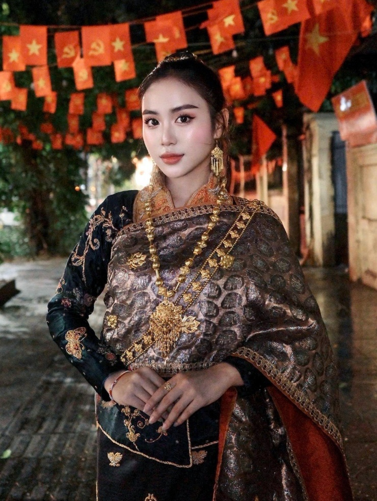 Tình hình hiện tại của cô gái người Lào nổi tiếng nhất Việt Nam - Ảnh 4.