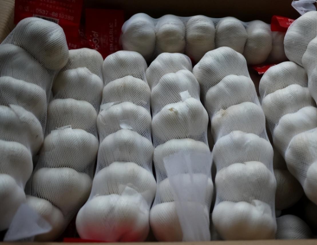 Một người bán rau lỡ lời: Hãy cất ngay 6 loại tỏi này đi, đặc biệt là loại thứ 3, đừng bỏ qua nó - Ảnh 2.