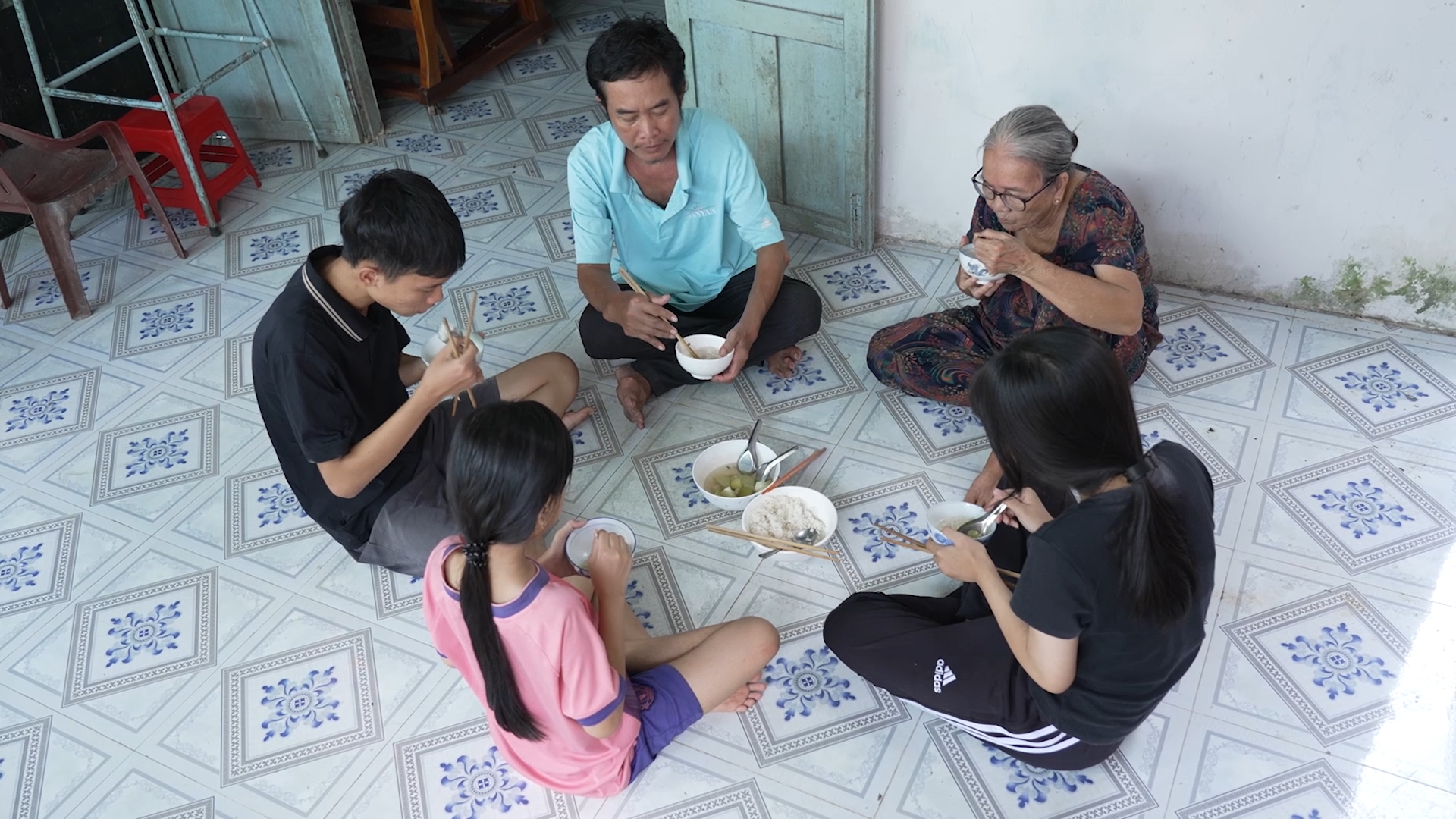 Nữ diễn viên SN 1990 lấy chồng Hàn Quốc bật khóc- Ảnh 1.