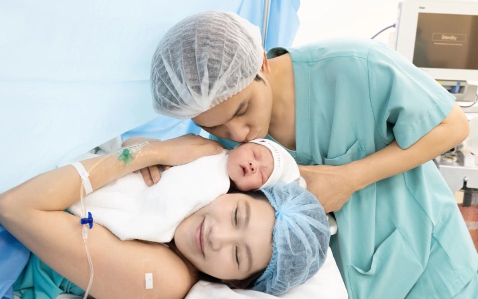 Á hậu Vbiz cưới chủ tịch Hotel Colline, sinh con trai 6 tháng tuổi giống bố y đúc- Ảnh 10.