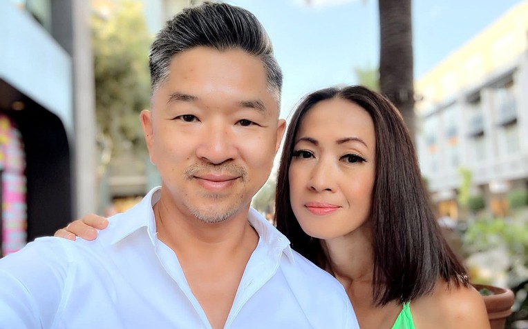 Nữ ca sĩ mắc bệnh không có thuốc chữa khỏi, lấy được chồng điển trai: "Tôi không đòi hỏi gì hết"- Ảnh 1.