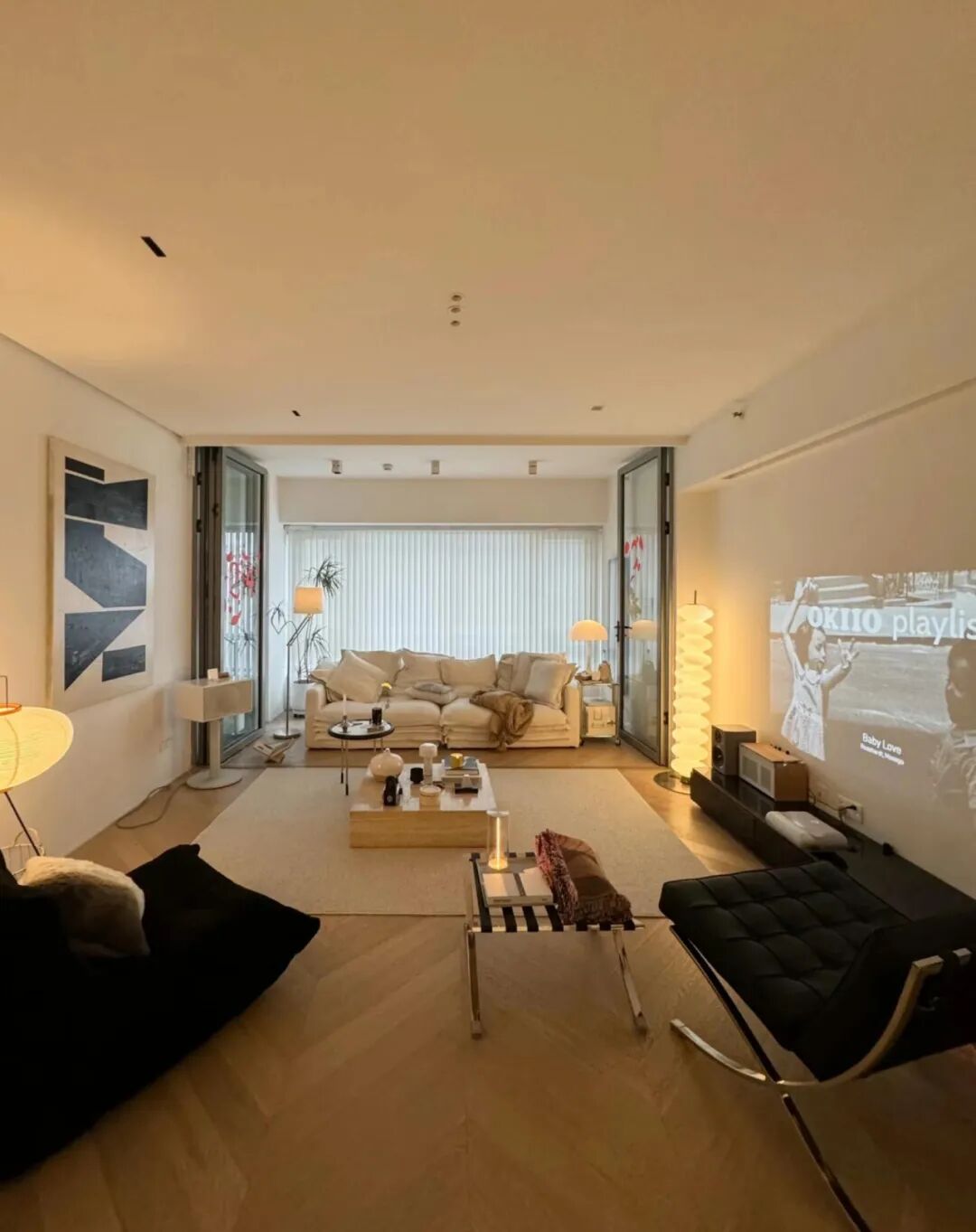 Bỏ thói quen kê sofa sát tường, phòng khách bỗng có thêm 1 khoảng cực hữu dụng: Nhà nhỏ càng nên tham khảo - Ảnh 8.