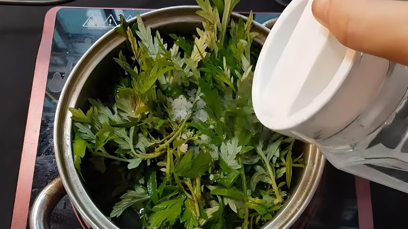 Tin vui cho những gia đình trồng cây ngải cứu- Ảnh 2. Tin vui cho những gia đình trồng cây ngải cứu- Ảnh 2.