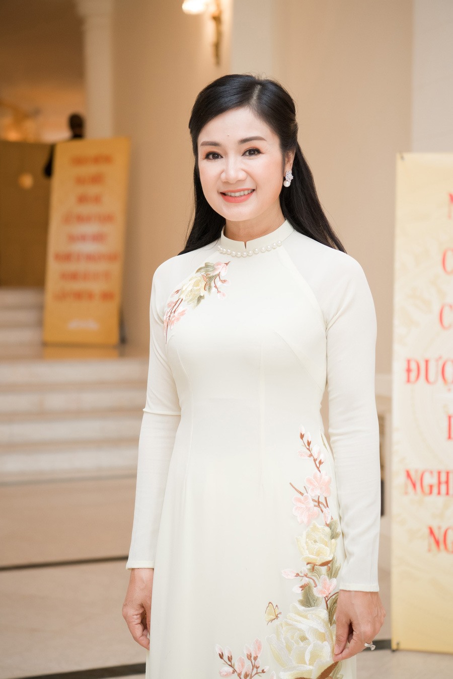 Cô gái hái chè ở Tuyên Quang lớn lên thành mỹ nhân nức tiếng màn ảnh Việt, nhan sắc tuổi U60 vẫn gây thương nhớ- Ảnh 5.